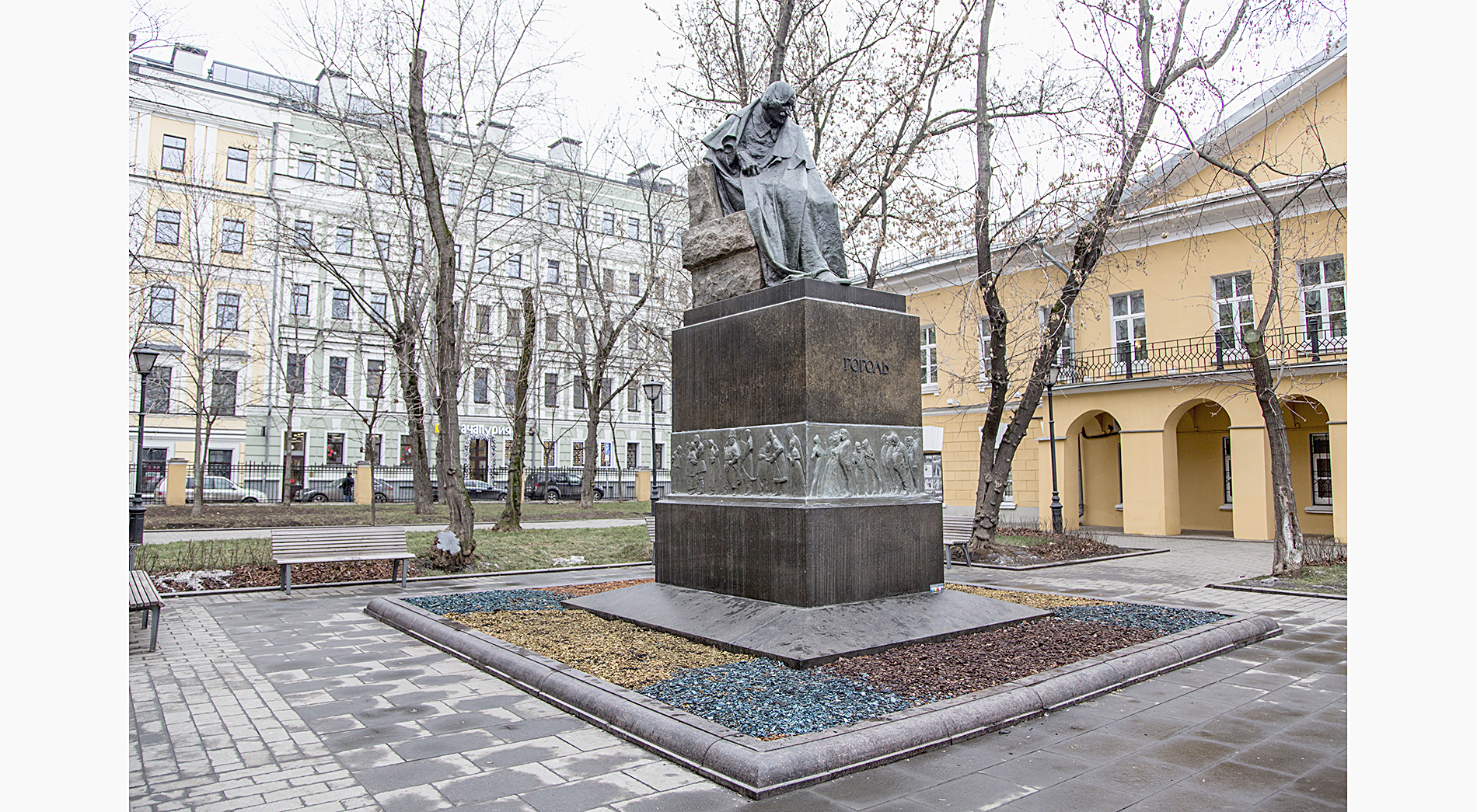 Памятник Н. В. Гоголю, 1909 г., по адресу: г. Москва, Никитский бульвар